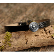 Load image into Gallery viewer, XUSHUI XJ Game of Thrones Bracelets &amp; Bangles Stark Wolf Art Glass Cabochon Vintage Jewelry Black Pu Leather Bracelet Women Men